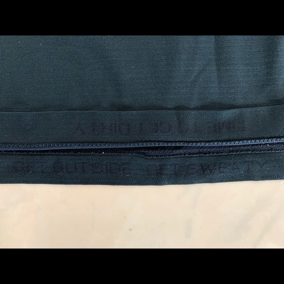 Lululemon Metal Vent Tech V-Neck - Picture 3 of 4